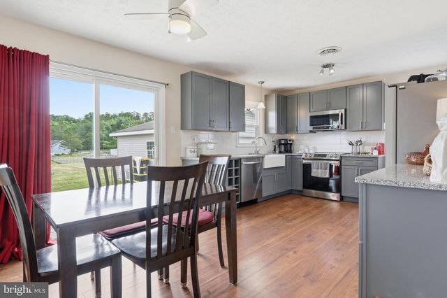 102 WISHBONE CIR, Hedgesville, WV 25427