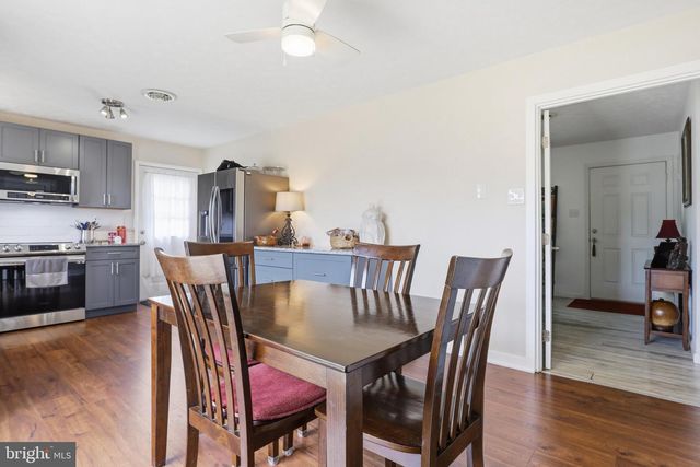 102 WISHBONE CIR, Hedgesville, WV 25427