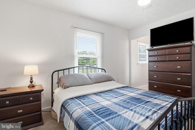 102 WISHBONE CIR, Hedgesville, WV 25427