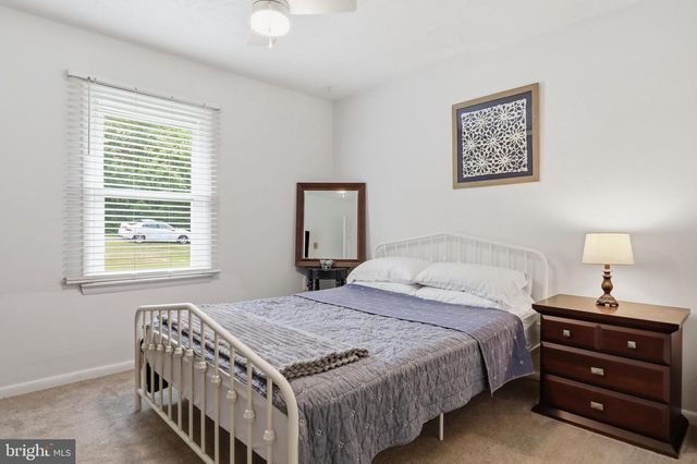 102 WISHBONE CIR, Hedgesville, WV 25427