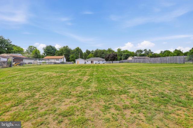 102 WISHBONE CIR, Hedgesville, WV 25427