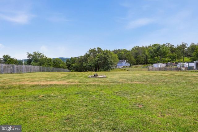 102 WISHBONE CIR, Hedgesville, WV 25427