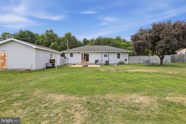 102 WISHBONE CIR, Hedgesville, WV 25427