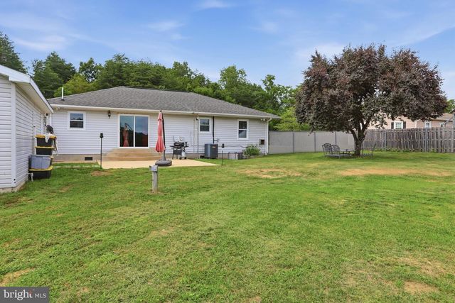 102 WISHBONE CIR, Hedgesville, WV 25427