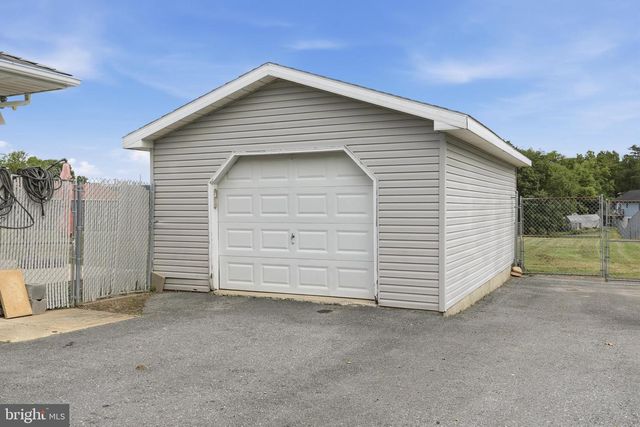 102 WISHBONE CIR, Hedgesville, WV 25427