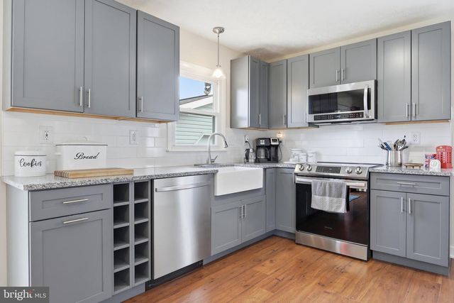 102 WISHBONE CIR, Hedgesville, WV 25427