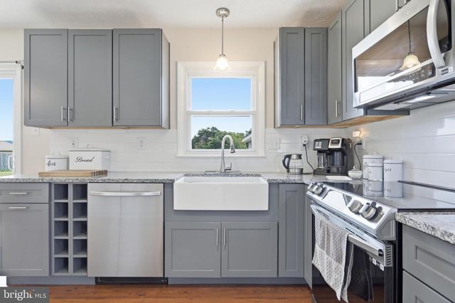 102 WISHBONE CIR, Hedgesville, WV 25427