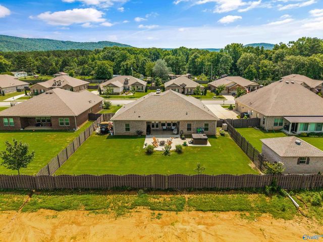7037 Regency Lane, Gurley, AL 35748