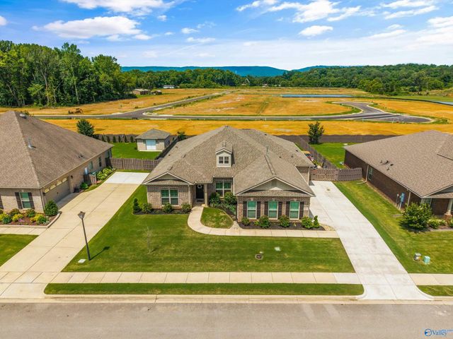 7037 Regency Lane, Gurley, AL 35748