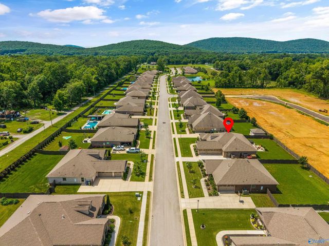 7037 Regency Lane, Gurley, AL 35748