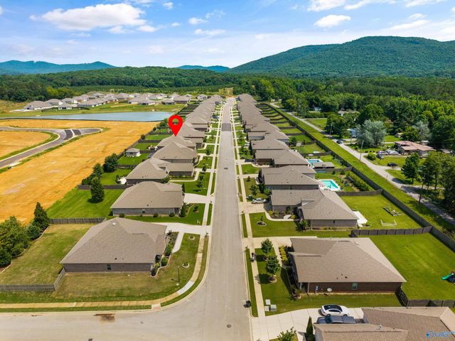7037 Regency Lane, Gurley, AL 35748