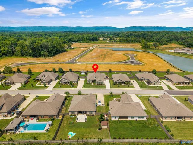 7037 Regency Lane, Gurley, AL 35748