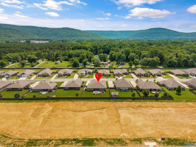 7037 Regency Lane, Gurley, AL 35748