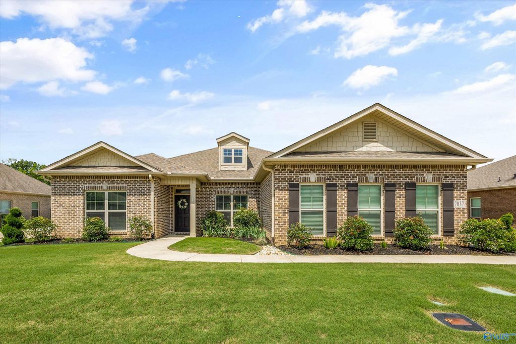 7037 Regency Lane, Gurley, AL 35748