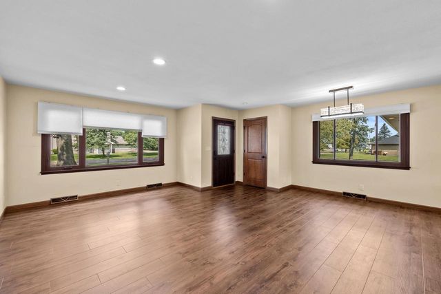 223 GREEN AVENUE NORTH, Stevens Point, WI 54481