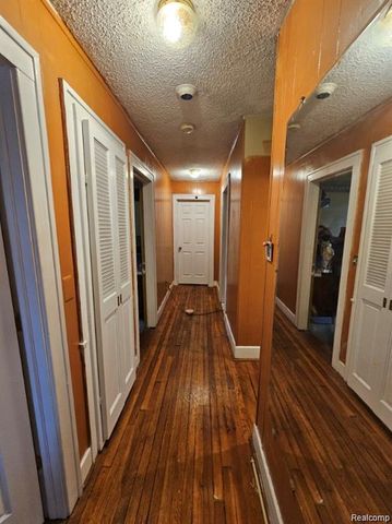 2036 COLLINGWOOD Street, Detroit, MI 48206