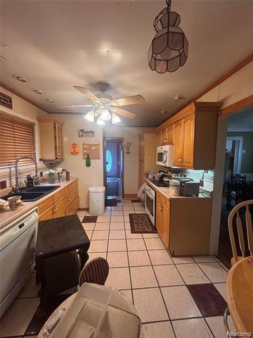 2036 COLLINGWOOD Street, Detroit, MI 48206