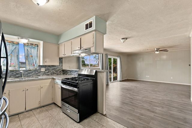3002 Columbia Street, Baytown, TX 77521