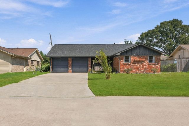 3002 Columbia Street, Baytown, TX 77521