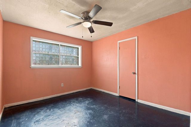3002 Columbia Street, Baytown, TX 77521