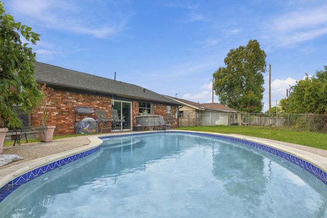 3002 Columbia Street, Baytown, TX 77521