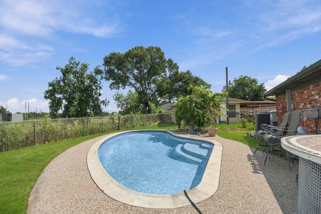 3002 Columbia Street, Baytown, TX 77521