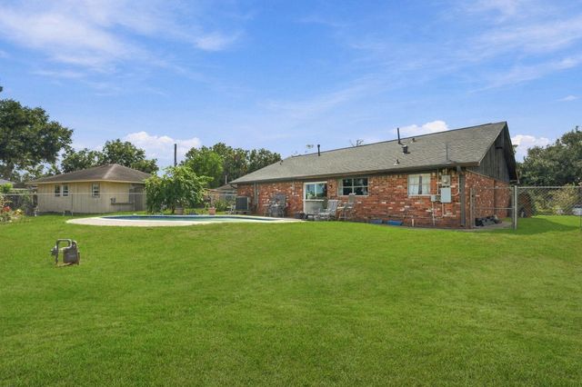 3002 Columbia Street, Baytown, TX 77521