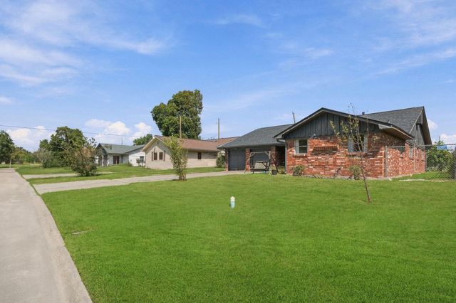3002 Columbia Street, Baytown, TX 77521