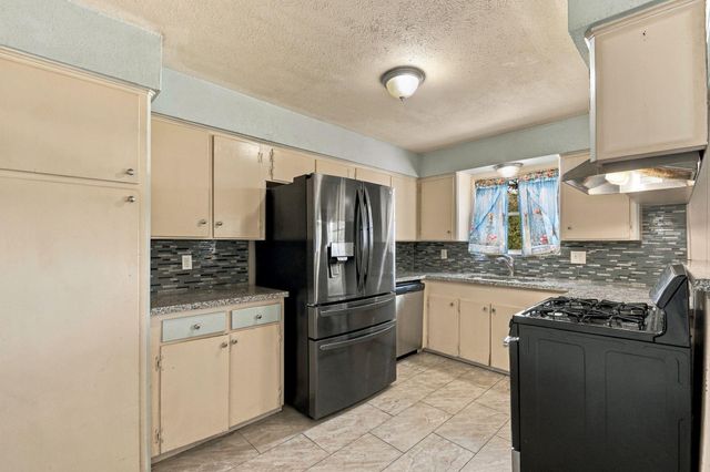 3002 Columbia Street, Baytown, TX 77521