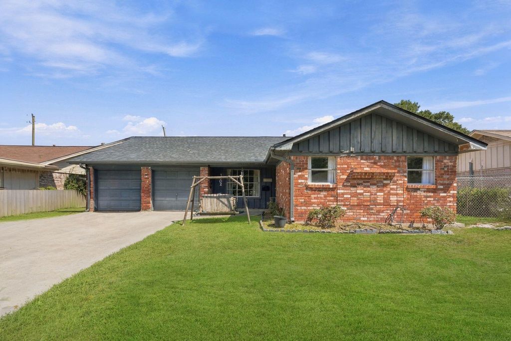 3002 Columbia Street, Baytown, TX 77521