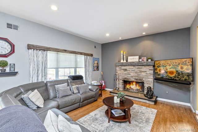 2 Crystal Court, Smithtown, NY 11787