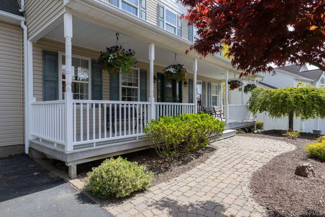 2 Crystal Court, Smithtown, NY 11787