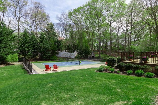 2 Crystal Court, Smithtown, NY 11787