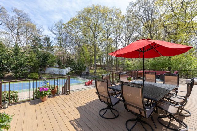 2 Crystal Court, Smithtown, NY 11787
