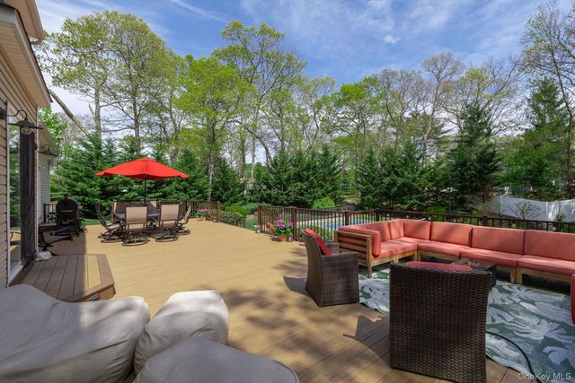 2 Crystal Court, Smithtown, NY 11787
