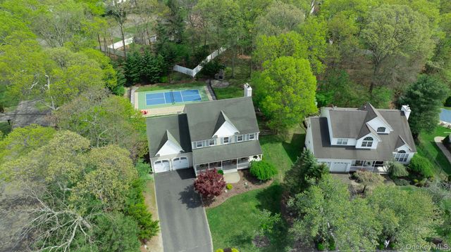 2 Crystal Court, Smithtown, NY 11787