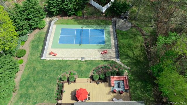 2 Crystal Court, Smithtown, NY 11787