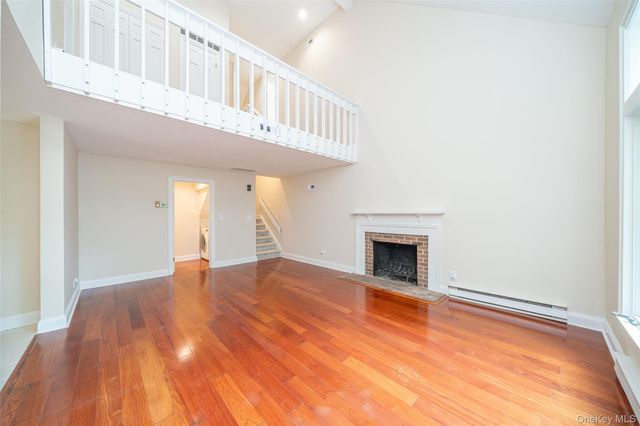 5 Grove Mews, Chappaqua, NY 10514