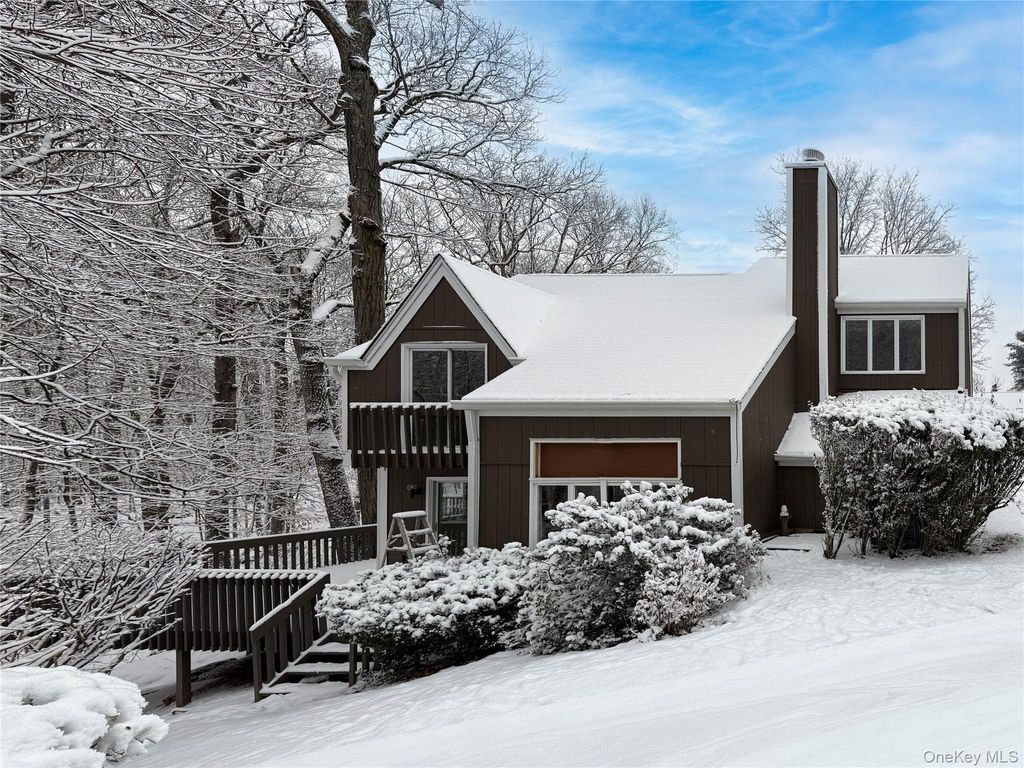 5 Grove Mews, Chappaqua, NY 10514