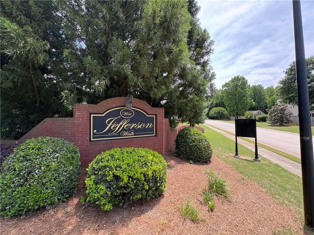 399 Laurel Oaks Lane, Jefferson, GA 30549