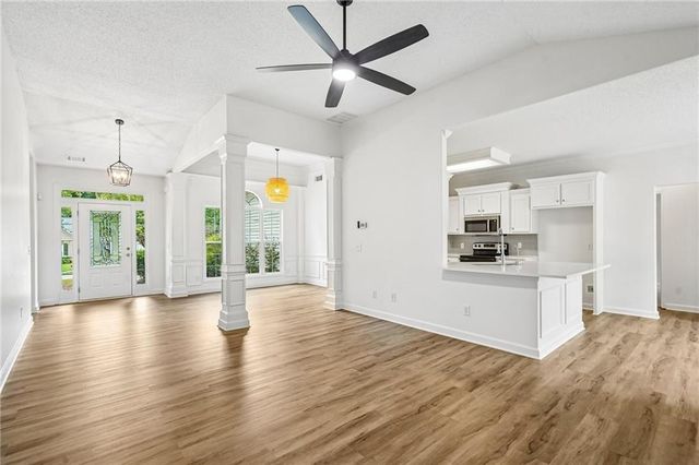399 Laurel Oaks Lane, Jefferson, GA 30549