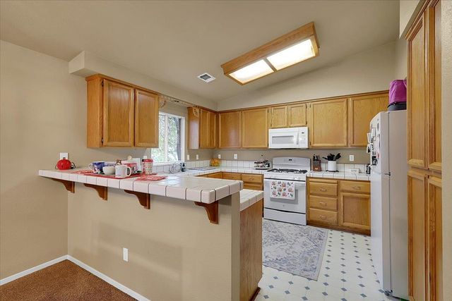 1942 Crystal Creek Ln, Yuba City, CA 95991