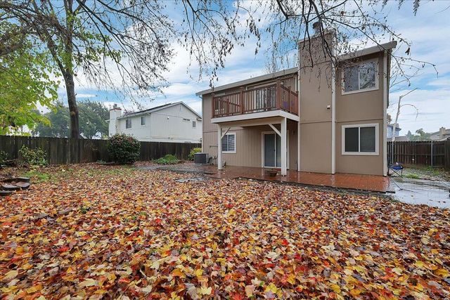 1942 Crystal Creek Ln, Yuba City, CA 95991