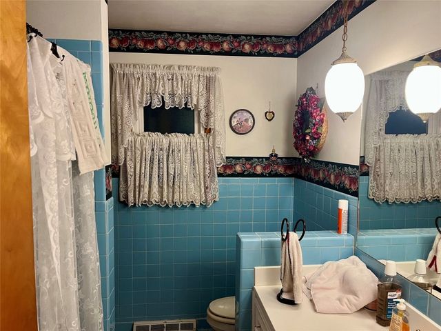 4333 CAROLINE Drive, Erie, PA 16509