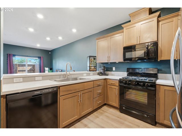 1379 19TH Pl, Forest Grove, OR 97116