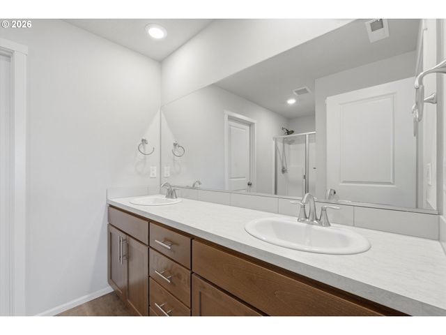 1379 19TH Pl, Forest Grove, OR 97116