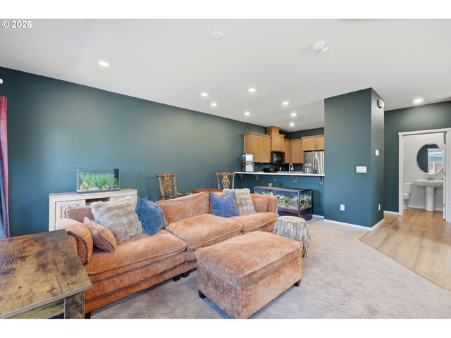 1379 19TH Pl, Forest Grove, OR 97116