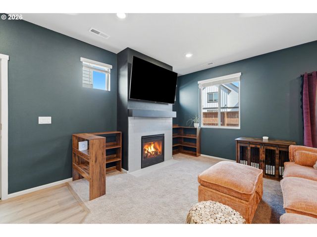 1379 19TH Pl, Forest Grove, OR 97116