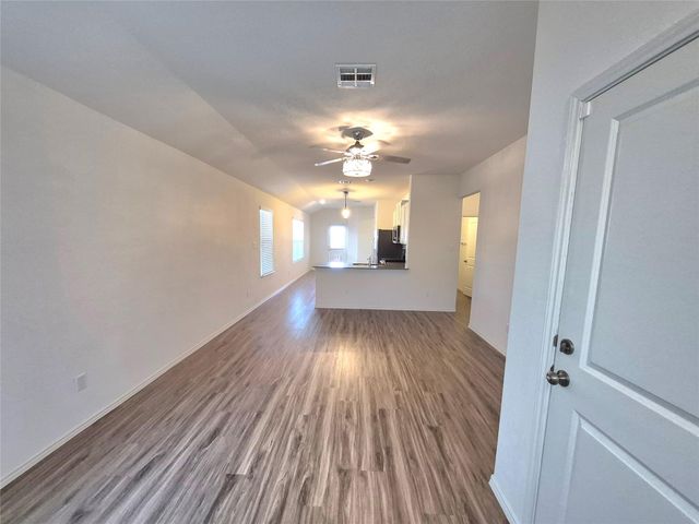 117 Wind Flower LN, Liberty Hill, TX 78642