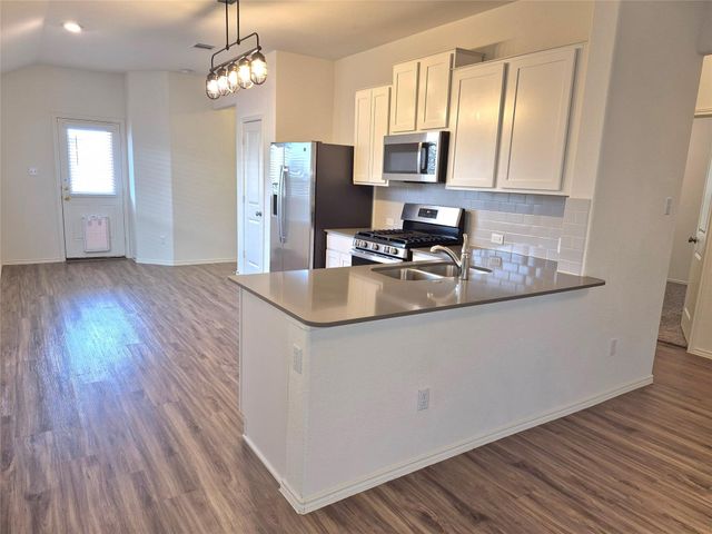 117 Wind Flower LN, Liberty Hill, TX 78642